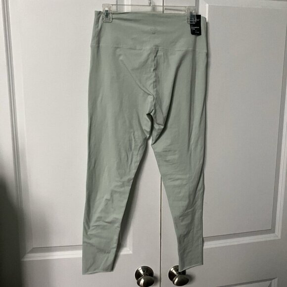 TNA CHILL Atmosphere Ankle Leggings Womens L NWT Green Yoga Running - Picture 3 of 8